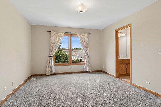 Building Photo - 2680 Ginger Woods Dr