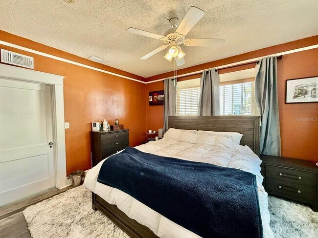 Building Photo - 3805 N Arlington Ave