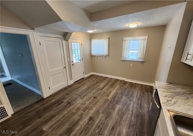 Building Photo - 2753 Canfield Rd