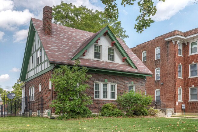 Building Photo - 6415 Cates Ave