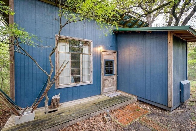 Building Photo - 112 Boulder Ln