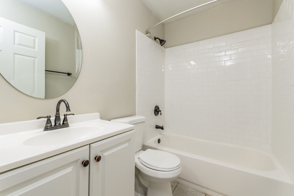Building Photo - 15922 Wilkinson Dr