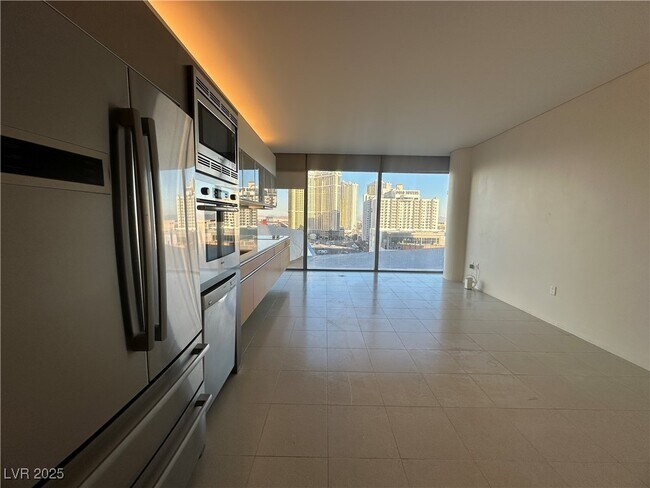 Building Photo - 3722 S Las Vegas Blvd