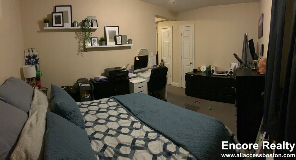 Building Photo - 883 Huntington Ave