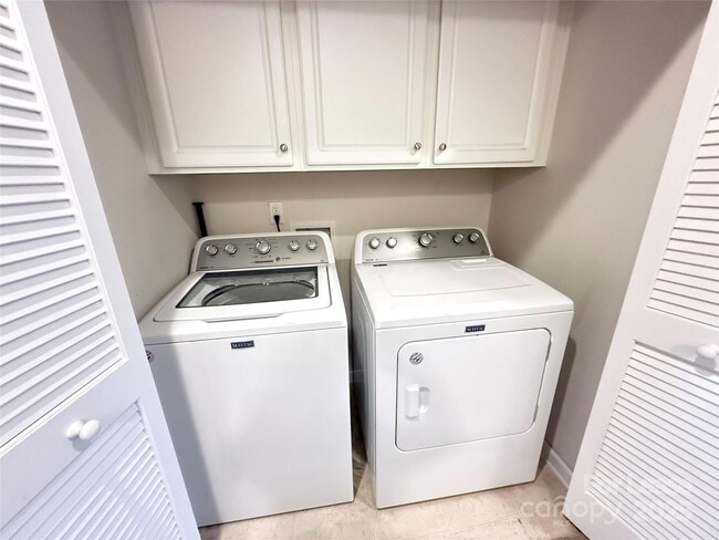 Building Photo - 1543 S Church St