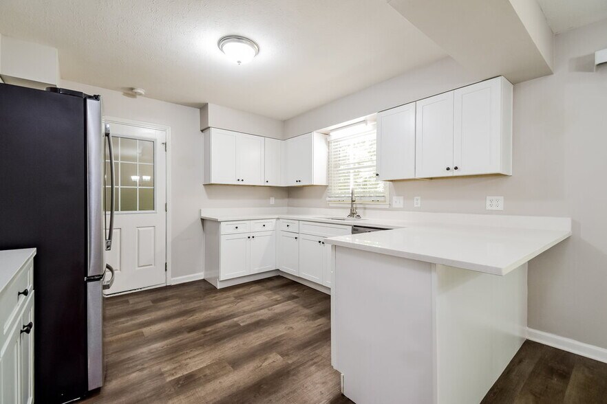 Building Photo - 6022 Belle Meade Ct