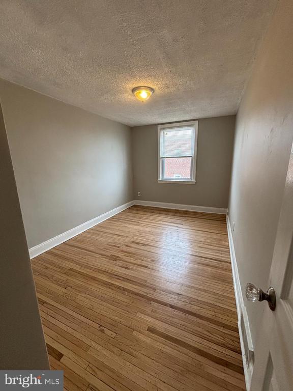 Building Photo - 409 Cherry St