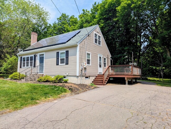 Primary Photo - 1 Conlyn Ave