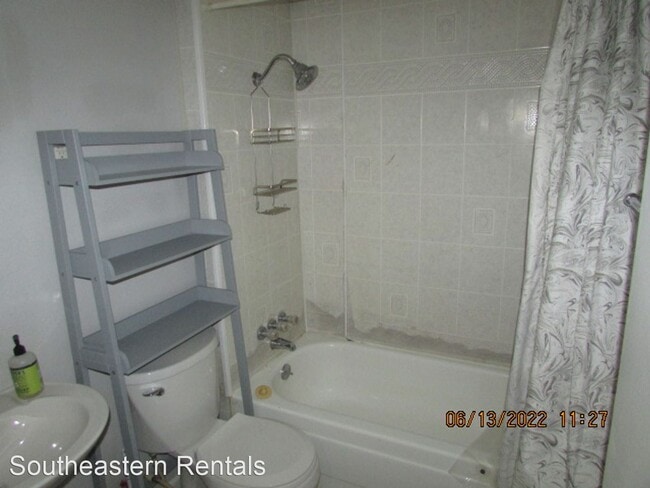 Building Photo - 2 br, 1 bath House - 2420 Pipkin Rd