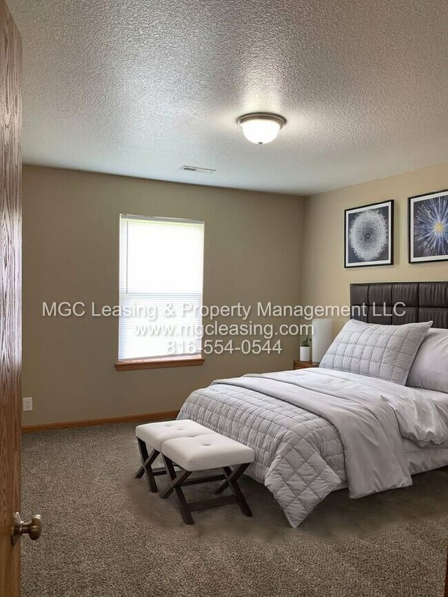 Building Photo - Charming Duplex in Pleasant Hill, MO – Your Perfect Home is Waiting for you to Tour Today!