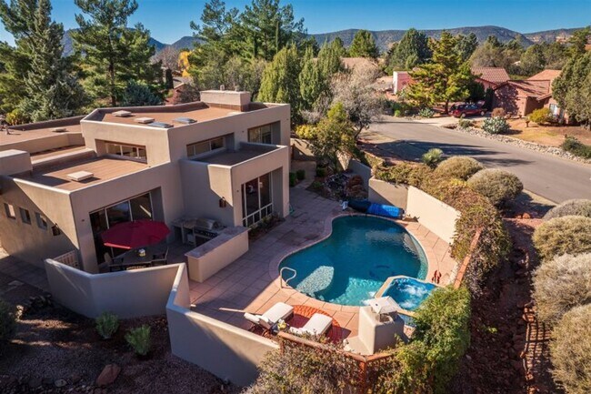 Building Photo - Vacation Rental- 30 Day rental