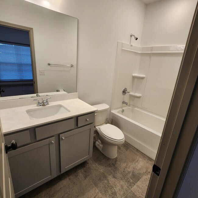 Building Photo - 419 Stovall Pl