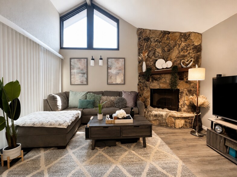 Building Photo - 4629 Country Creek Dr
