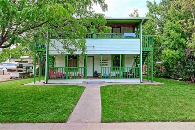 Primary Photo - Charming 2-Bedroom Victorian Unit in the H...