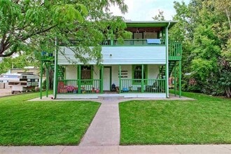Building Photo - Charming 2-Bedroom Victorian Unit in the H...