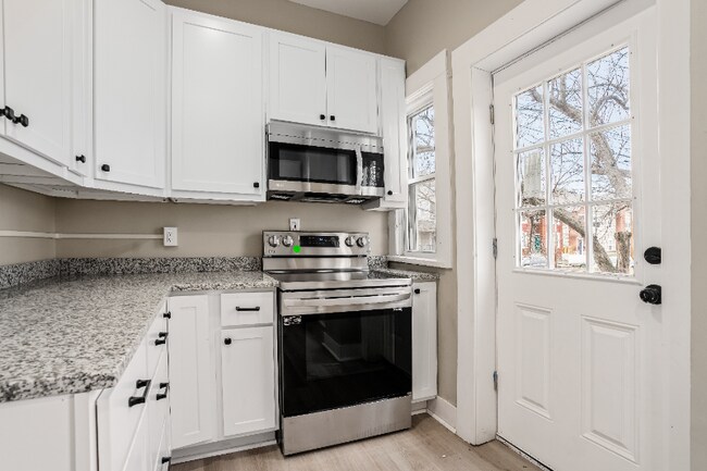 Building Photo - 163 Martin Ave