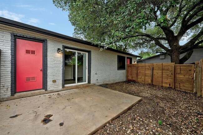 Building Photo - 4802 W Wind Trail