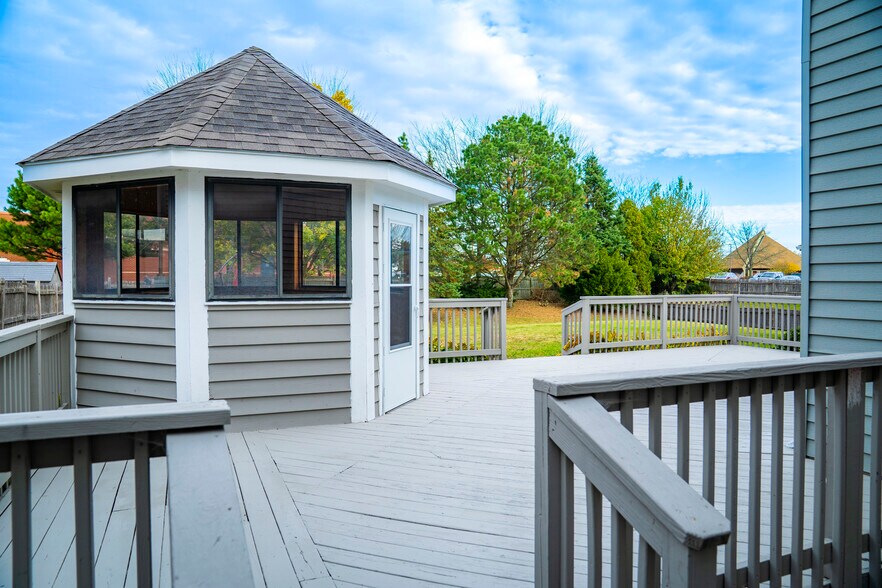 Building Photo - 1629 Silver Springs Ct