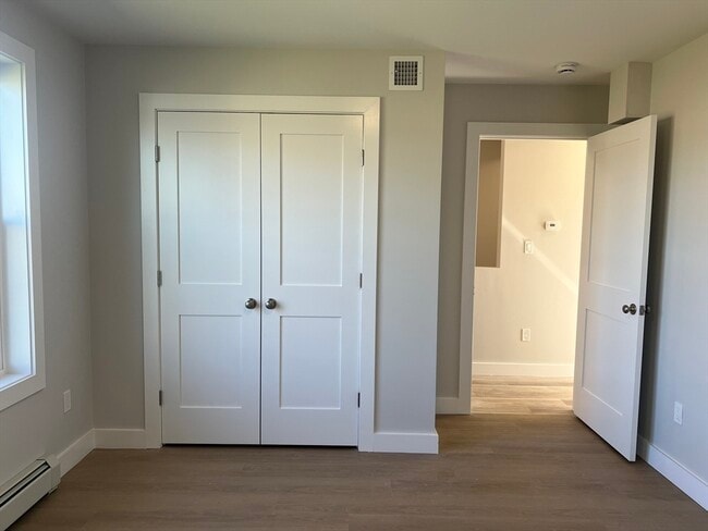 Building Photo - 151 Shepard St