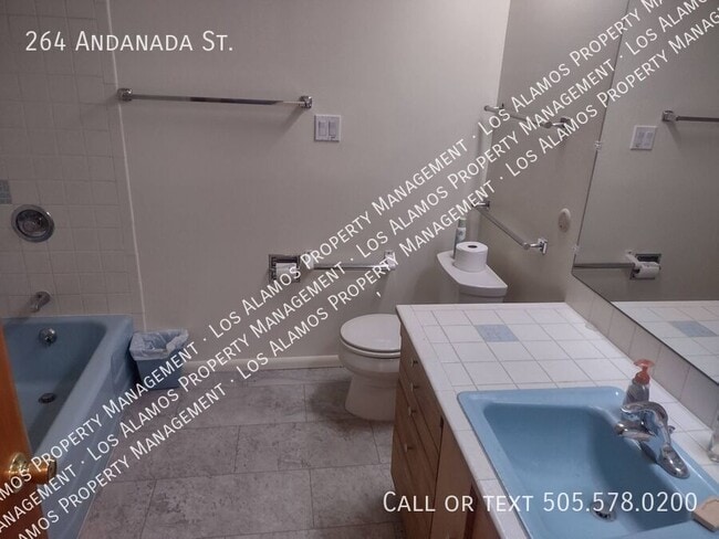 Building Photo - 264 Andanada St
