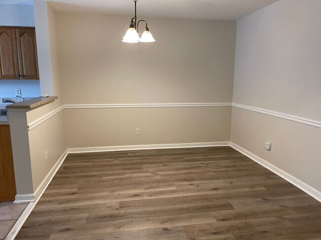 Building Photo - Great Townhome In Oak Grove - Easy Access to Emory & CDC