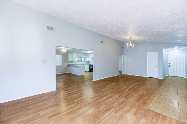 Building Photo - 1510 Chestnut Tree Ln