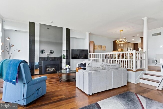 Building Photo - 543 Bridgeview Dr