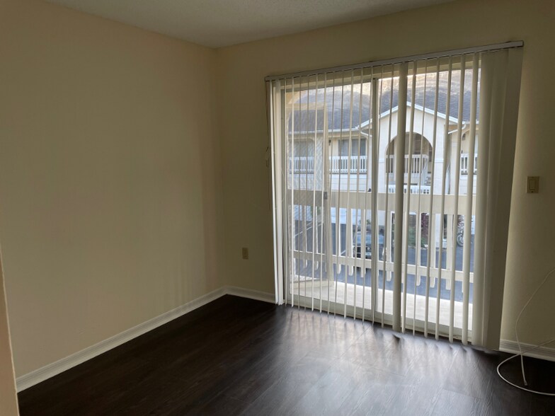 Building Photo - 3211 Sabal Palms Ct