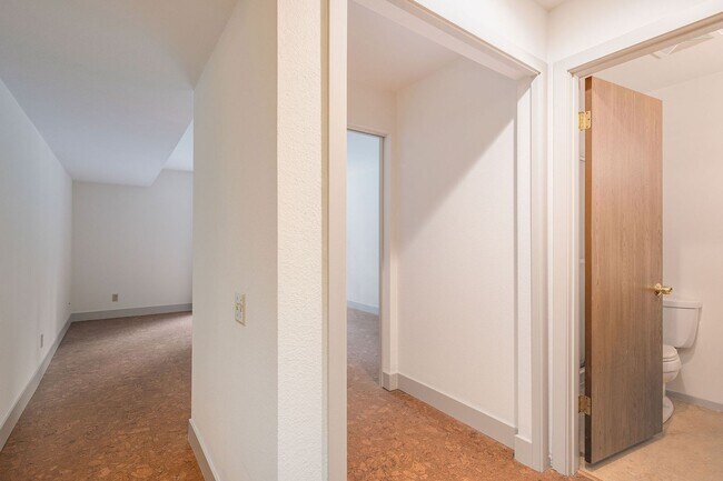 Building Photo - Pool’s Open! -Huge, refreshed 2 BR-2 Bath ...