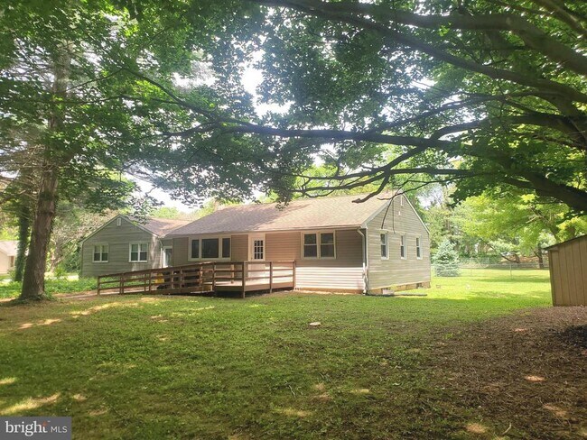 Building Photo - 161 Cooper Rd