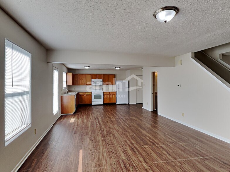 Building Photo - 8459 Wanda Lake Dr