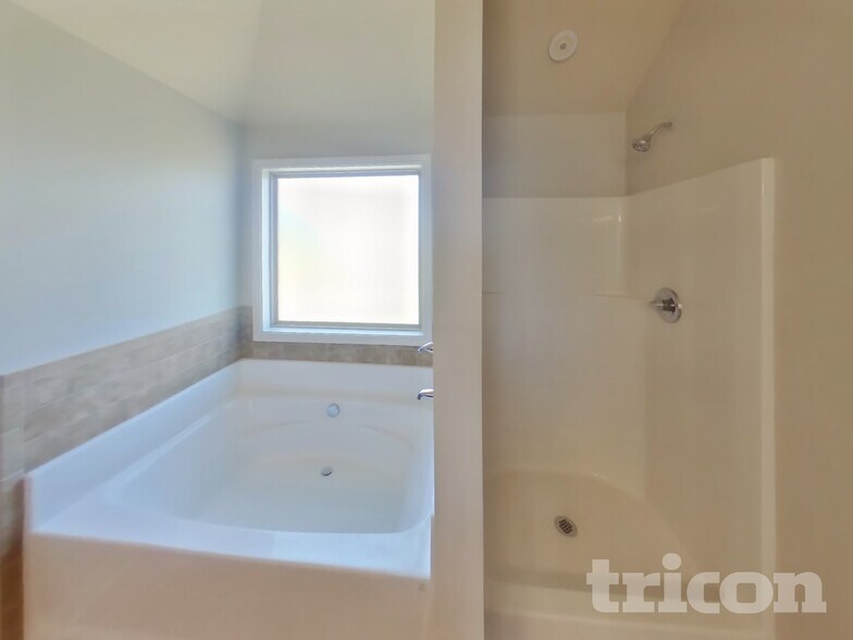 Building Photo - 131 Huntsman Dr