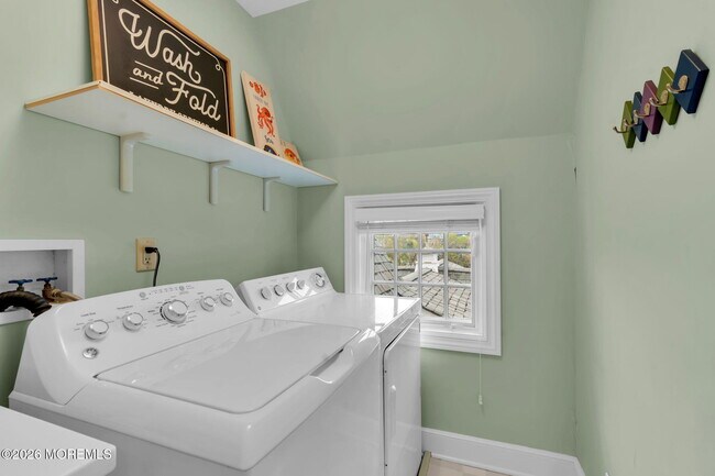 Building Photo - 100 Chicago Blvd