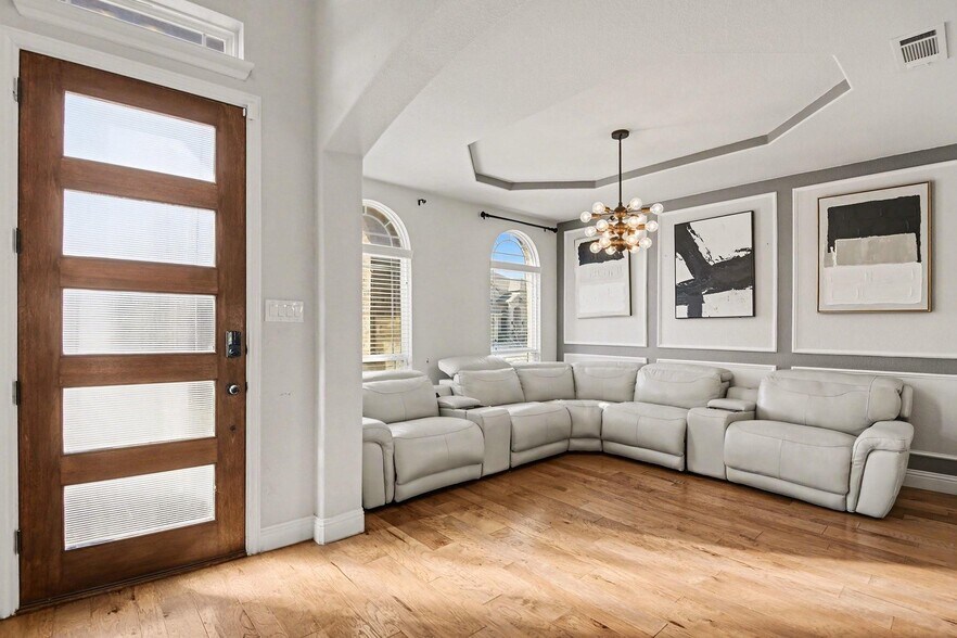 Building Photo - 6116 Cooper Creek St