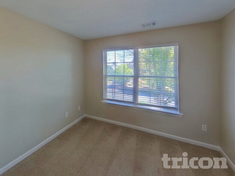Building Photo - 211 Beckenham Ln