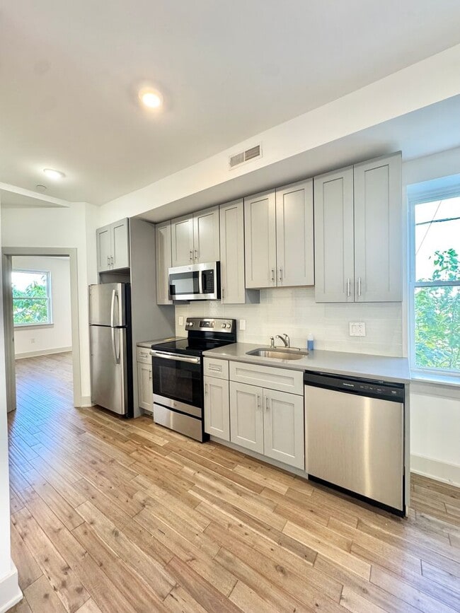 Building Photo - 3213 Haverford Ave