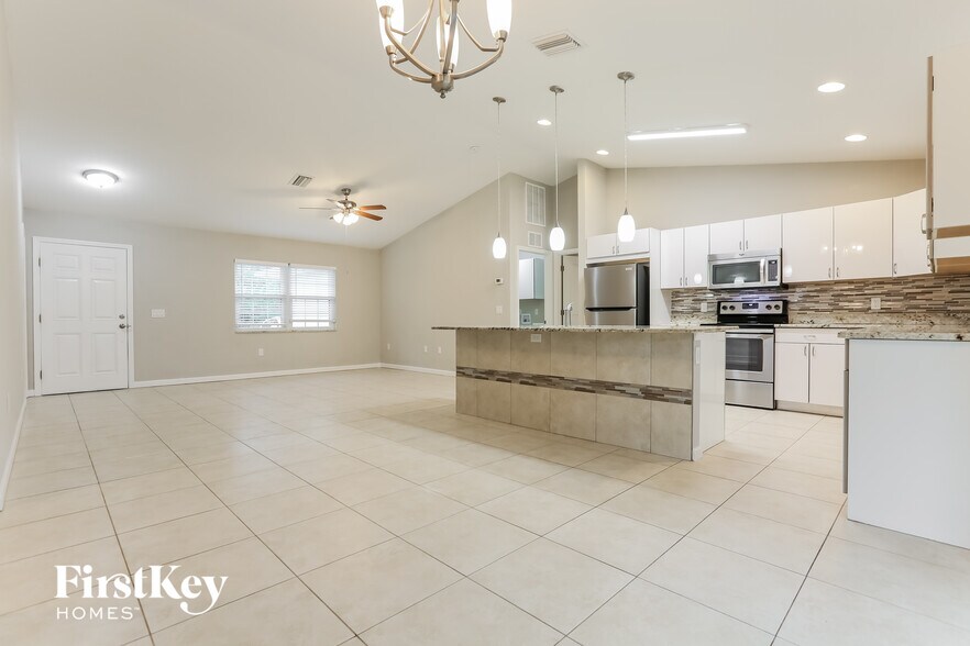 Building Photo - 3809 Everglades Terrace