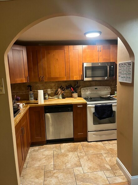 Primary Photo - 31 Brainerd Rd