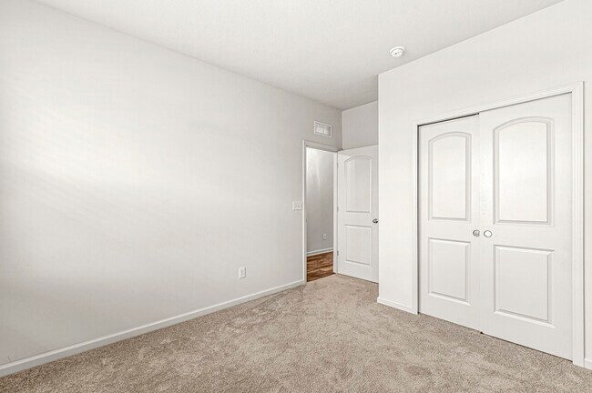 Building Photo - 6599 Seabiscuit Rd