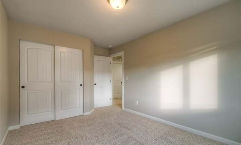 Building Photo - 3800 Southlake Dr SE