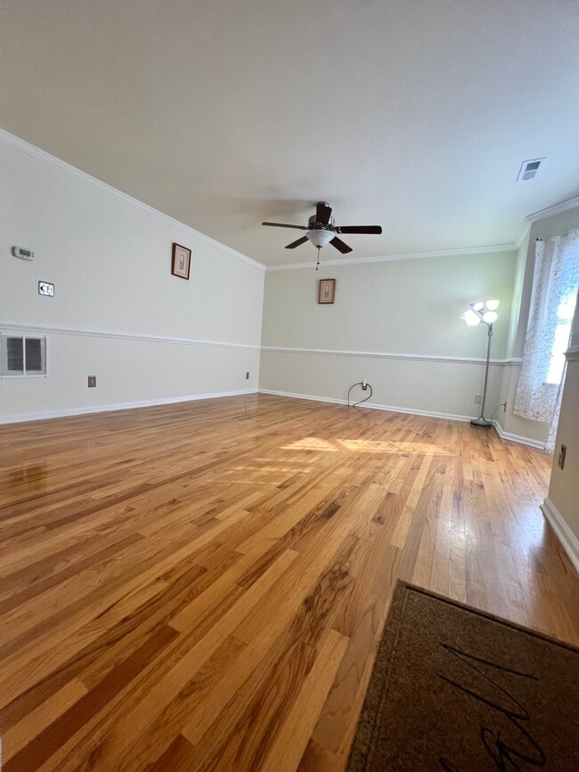 Building Photo - 4622 Briarwood Dr