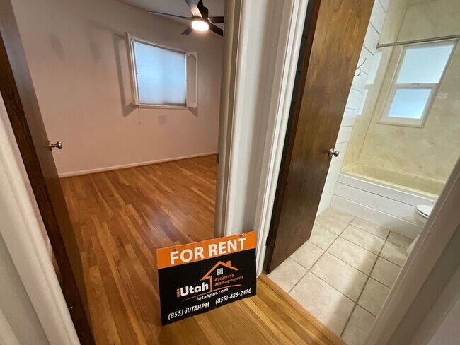 Building Photo - 4 Bedroom 2 Bath 2 Car Garage Home- Dog Friendly and RV parking.