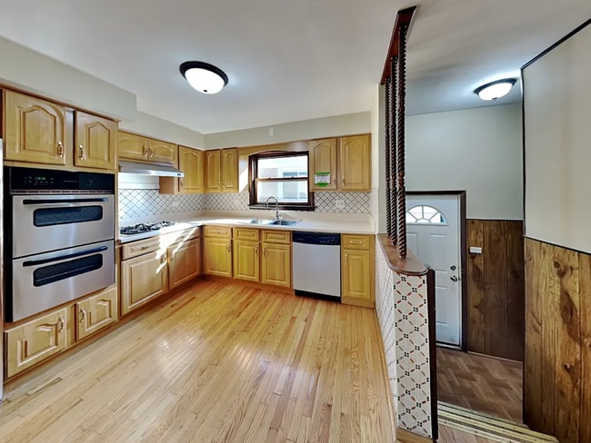 Building Photo - 7703 Long Ave