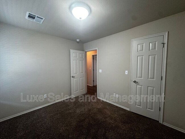 Building Photo - 785 SW 13th St