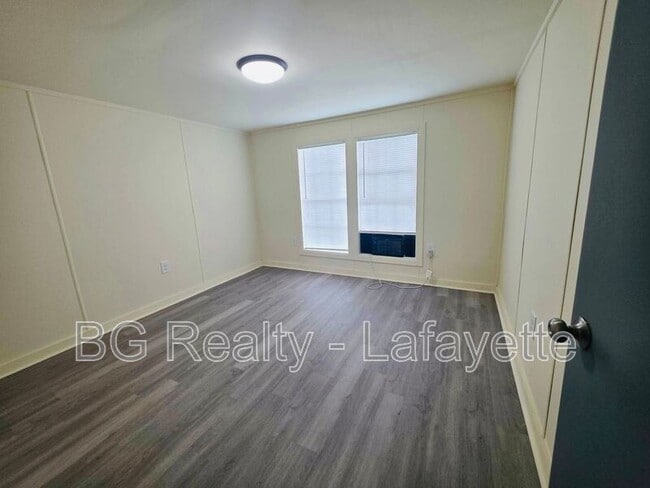 Building Photo - 1012 Delcambre Rd