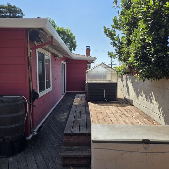 Building Photo - Beautiful Four bedroom, Two bathroom house...