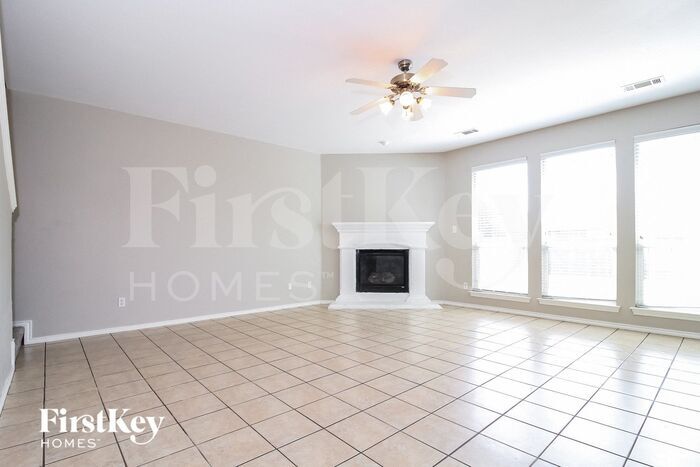 Building Photo - 2120 Haylee Dr