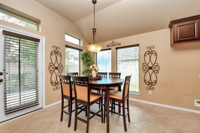 Building Photo - 4614 S Creekmont Dr