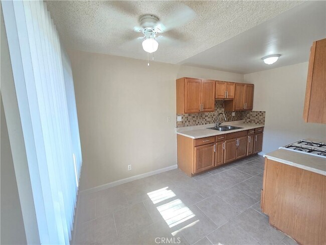 Building Photo - 811 Orchid Ct