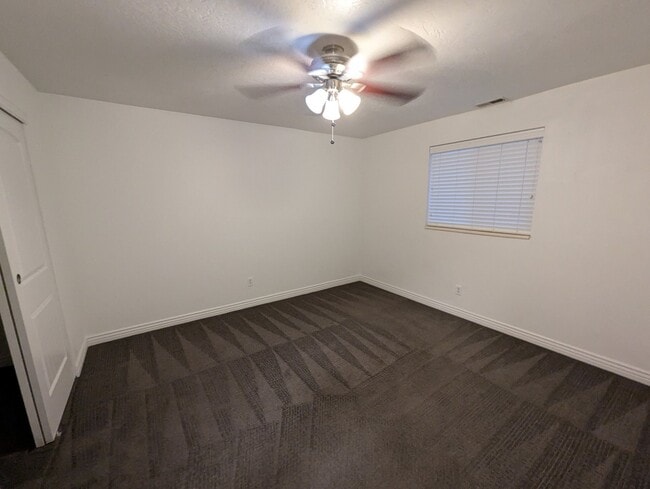 Building Photo - 677 Lebon Cir